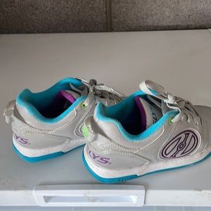 EUC heelys size 4